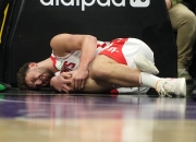 开云体育官网-篮球比赛中心球员受伤住院治疗