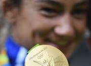 开云体育登录-南美明星体育选手夺得多金夺牌领奖