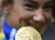 开云体育登录-南美明星体育选手夺得多金夺牌领奖