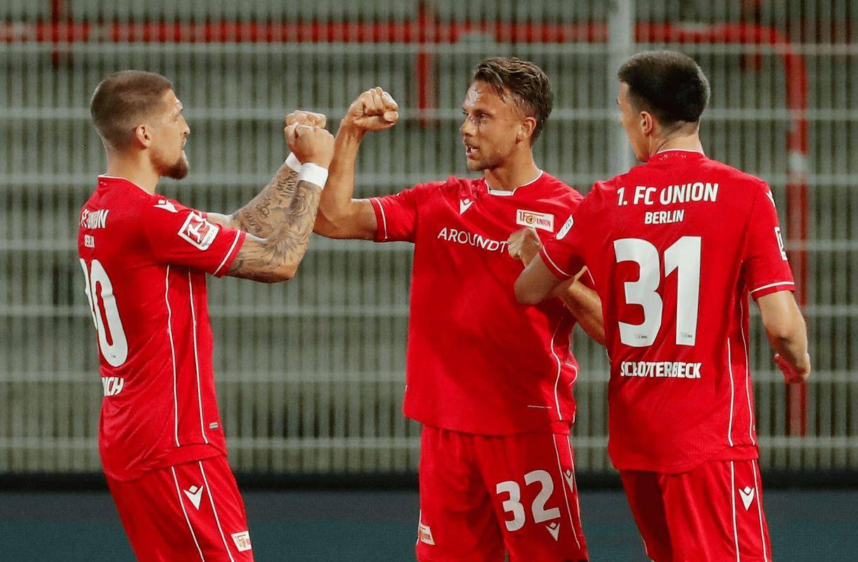 伯恩利客场惨败,降级形势堪忧的简单介绍 伯恩利客场惨败,降级形势堪忧的简单介绍