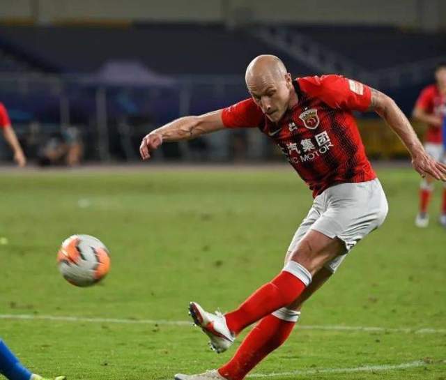 澳大利亚拳击手力挫对手取得惊险胜利