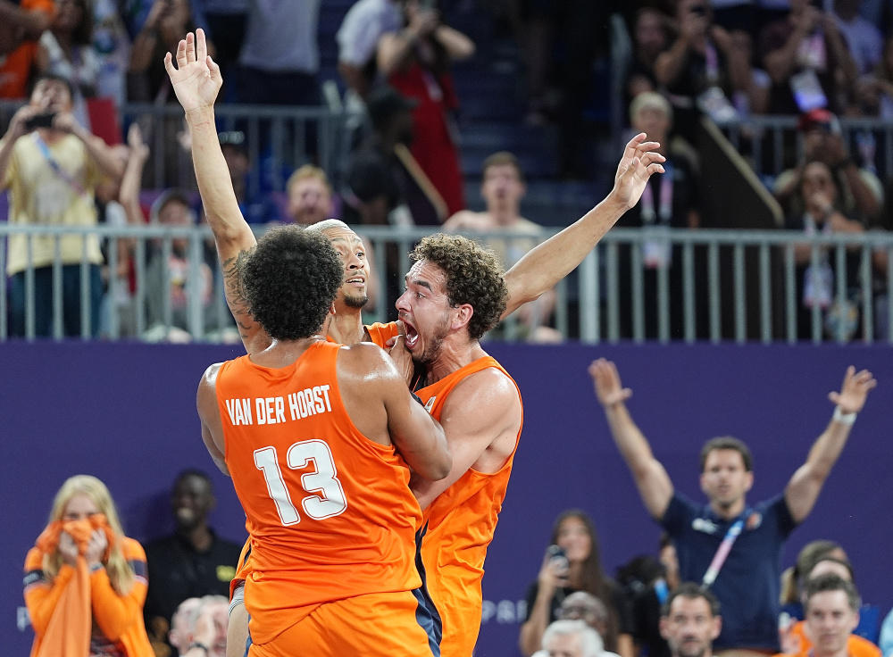 包含荷兰队在跨国锦标赛中实力雄厚，一路高歌的词条