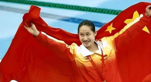 斯里兰卡女子游泳选手勇夺金牌