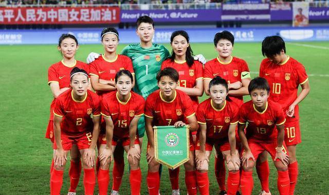 中国女足名将获奖激励新一代