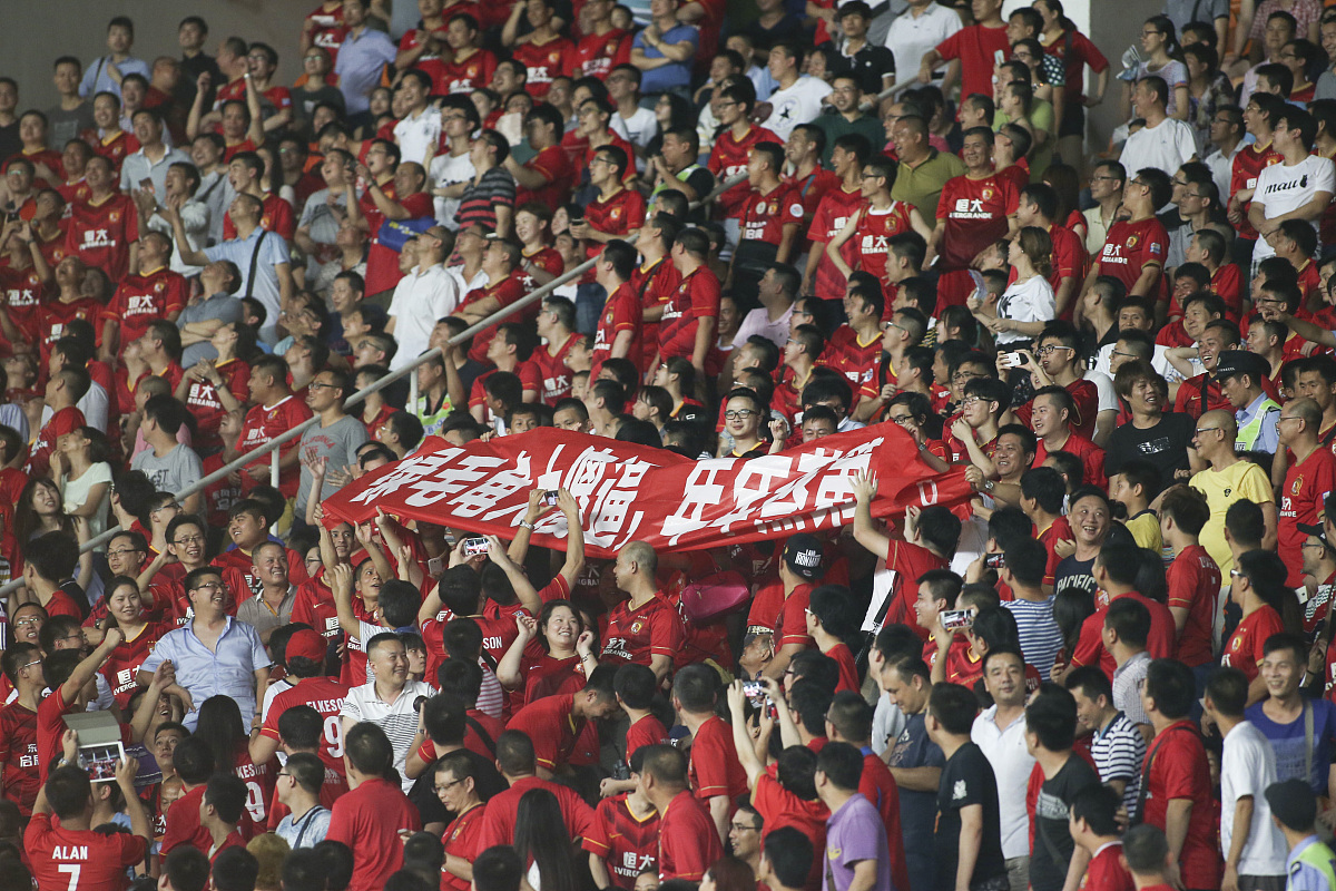 包含国内职业足球赛场上精彩对决，悬念无限扣人心弦！的词条