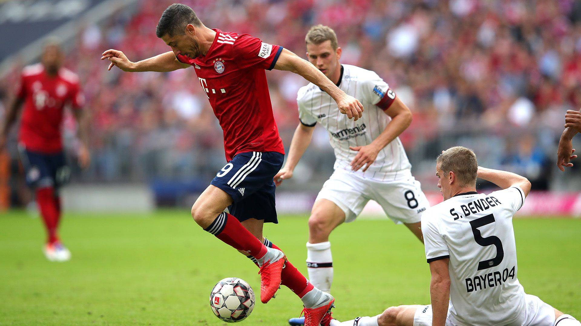 拜仁慕尼黑力克对手晋级半决赛