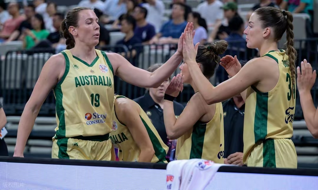 篮球女子半决赛澳大利亚队挺进决赛