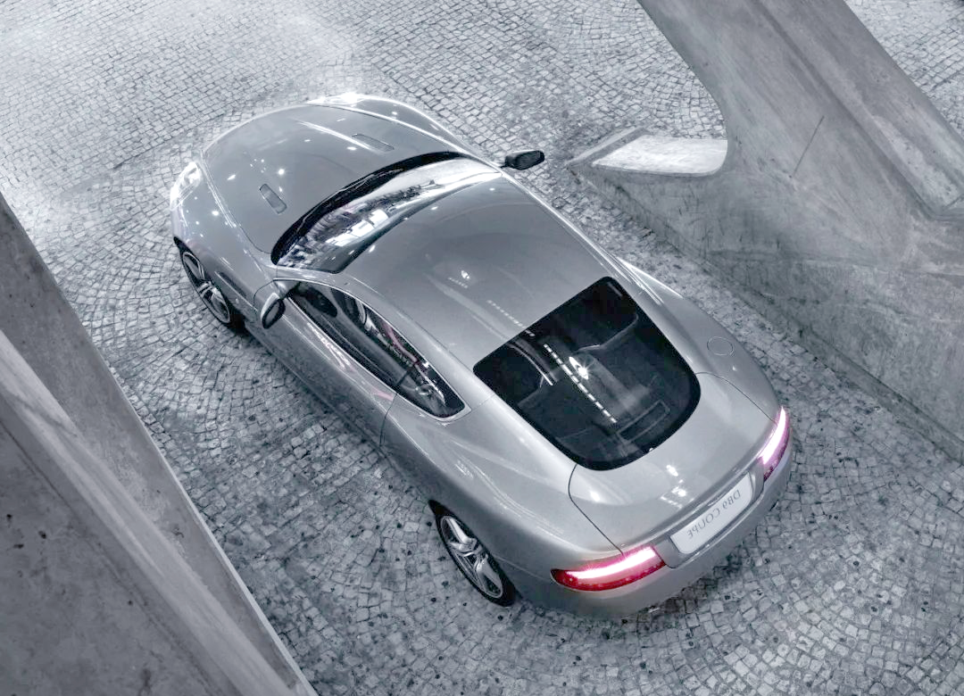 威廉姆斯险胜阿斯顿马丁，拉塞尔惊艳四座