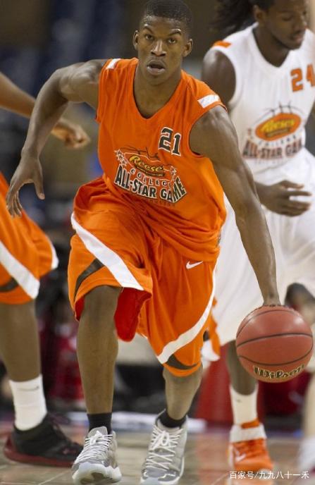 南美明星体育选手夺得多金夺牌领奖