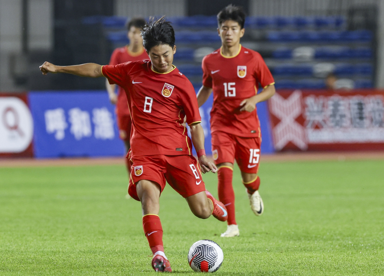 中国足球队在比赛中的出色表现 中国足球队在比赛中的出色表现