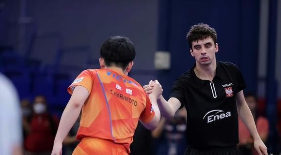 日本队横扫波兰队，奥恰洛夫带队取胜