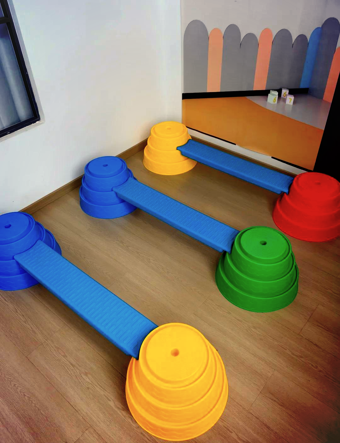 巴勒斯坦选手挑战平衡木项目