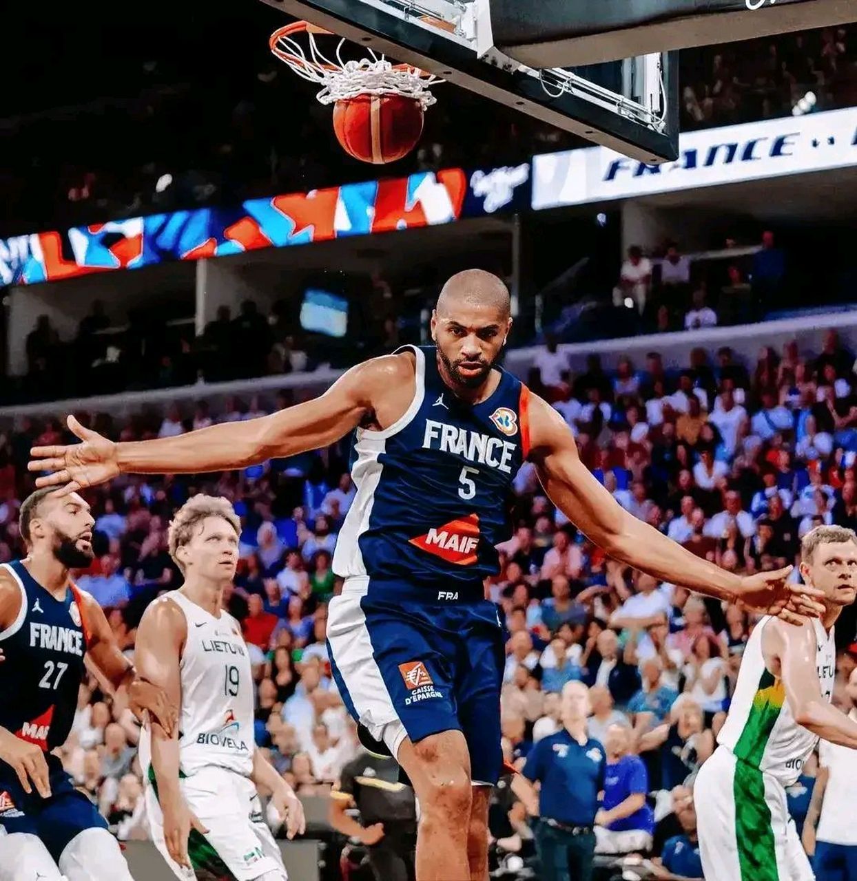 法国队轻取奥地利队，波尔状态火热