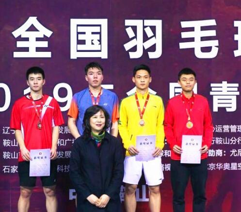 泰国队碾压韩国队，桃田贤斗扛起全队