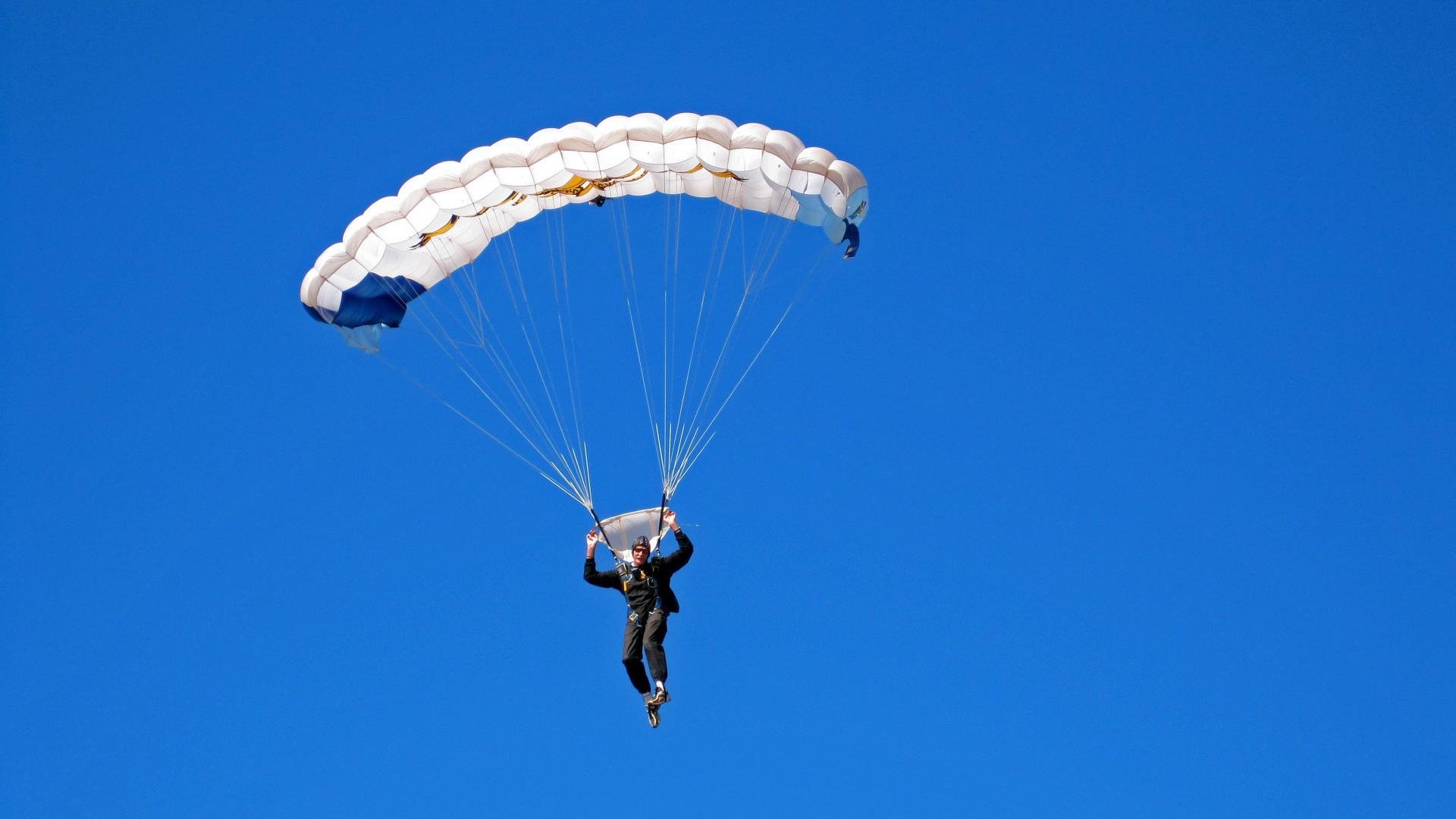 锡安绝杀助攻撕裂迈阿密夜空!独行侠窒息时刻的意外英雄